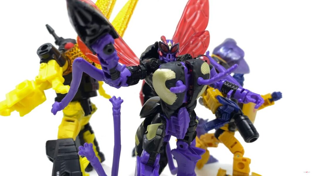 Transformers LEGACY Creatures Collide 4 Pack In Hand Image  (7 of 31)